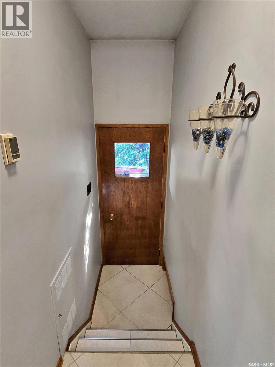 30 Yale CRESCENT, Saskatoon Saskatchewan — photo 11