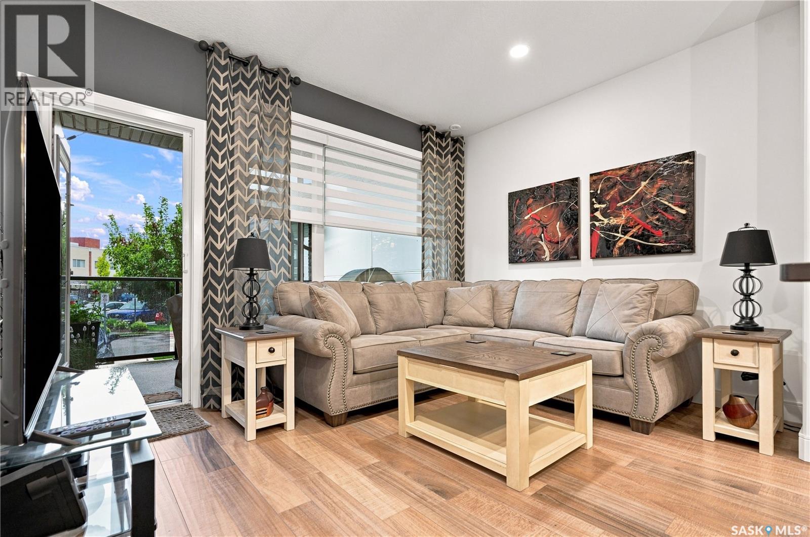 #114 105 Willis CRESCENT - 13