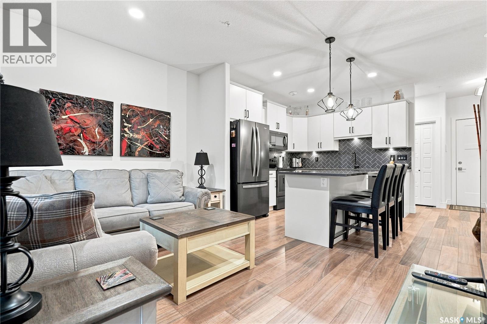 #114 105 Willis CRESCENT - 15