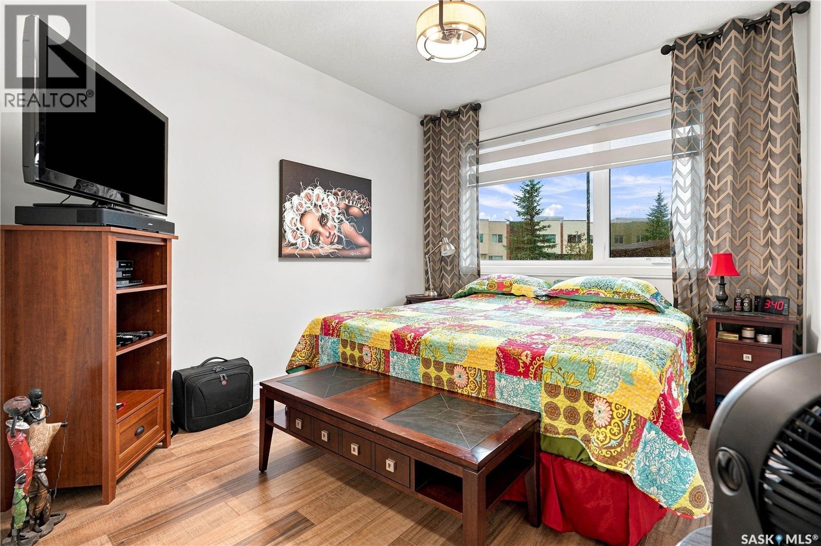 #114 105 Willis CRESCENT - 21