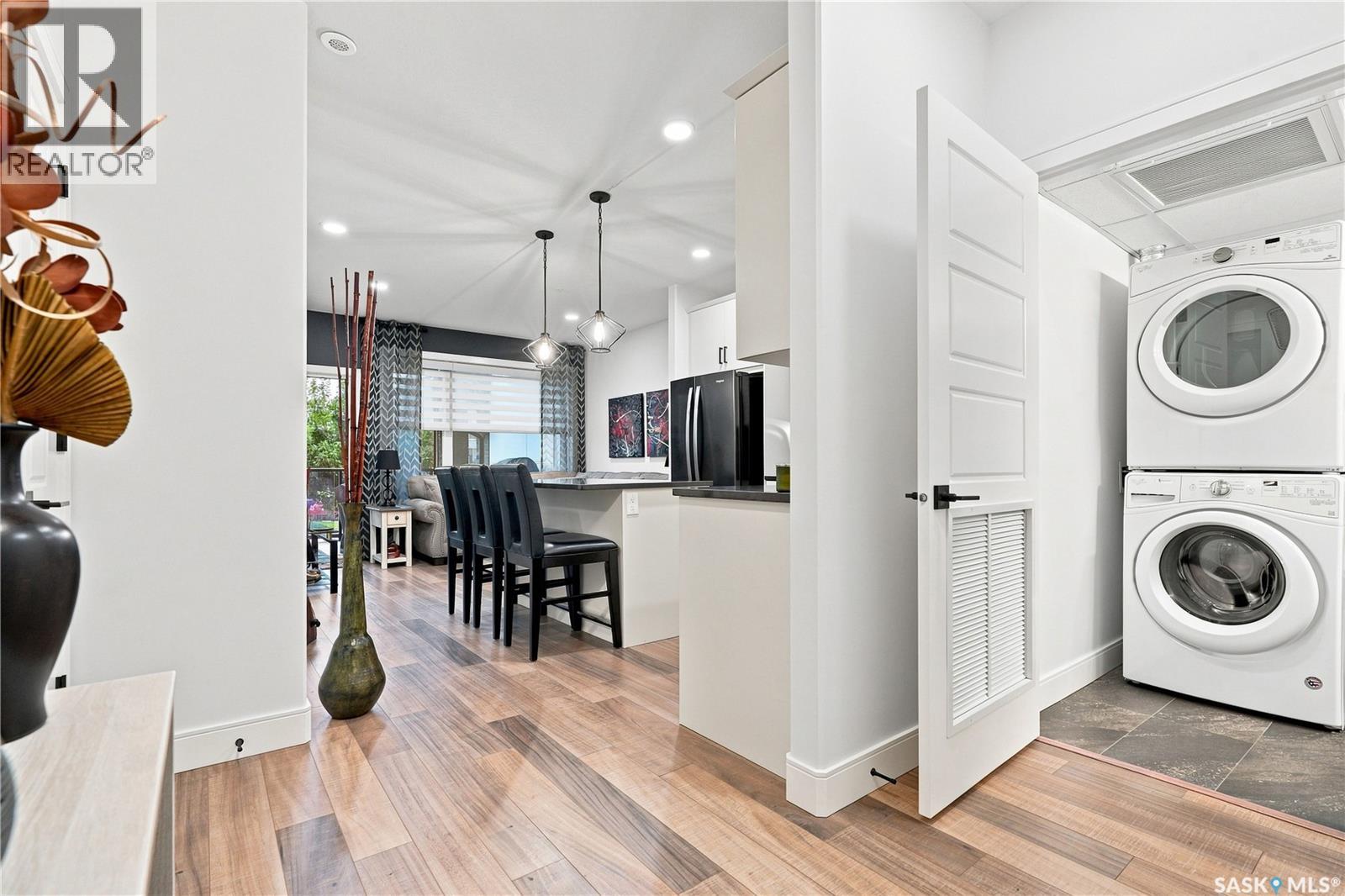 #114 105 Willis CRESCENT - 27