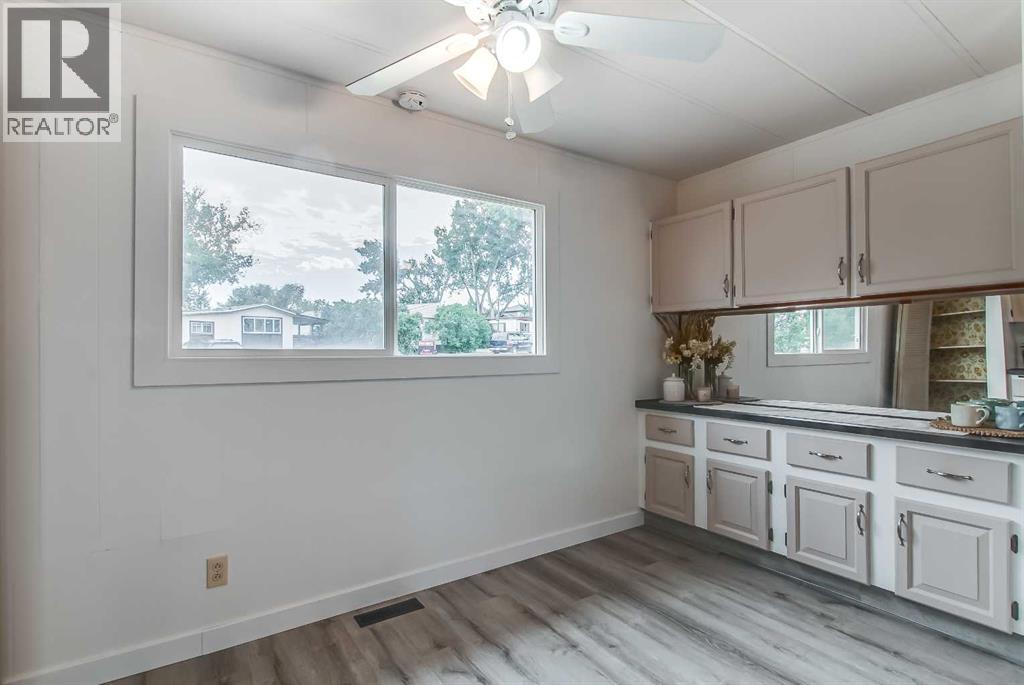 25A, 4000 13 Avenue SE - 14