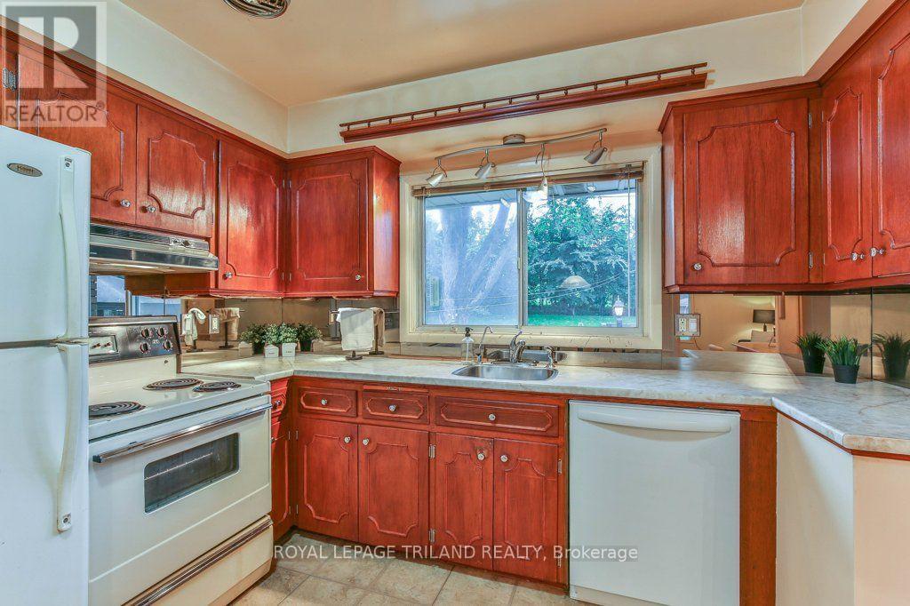 242 BURLINGTON STREET - Image 18