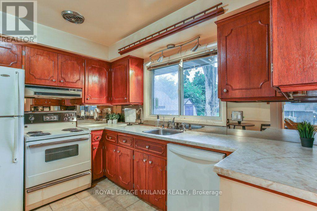 242 BURLINGTON STREET - Image 19