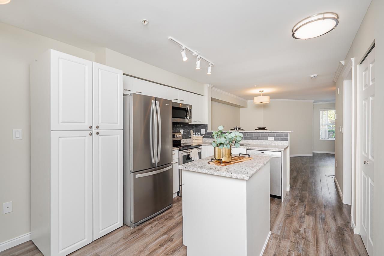 307 15210 PACIFIC AVENUE, White Rock
