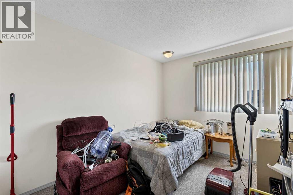 45 Clark Crescent SE - 24