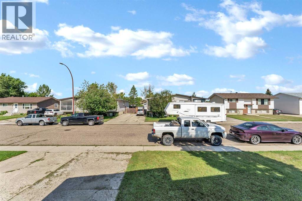 45 Clark Crescent SE - 47