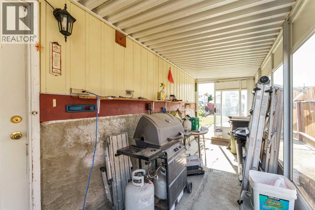 45 Clark Crescent SE - 41