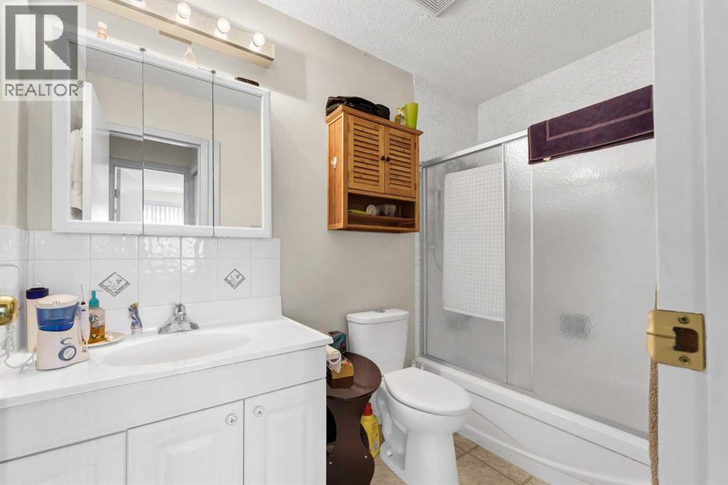 45 Clark Crescent SE - 26