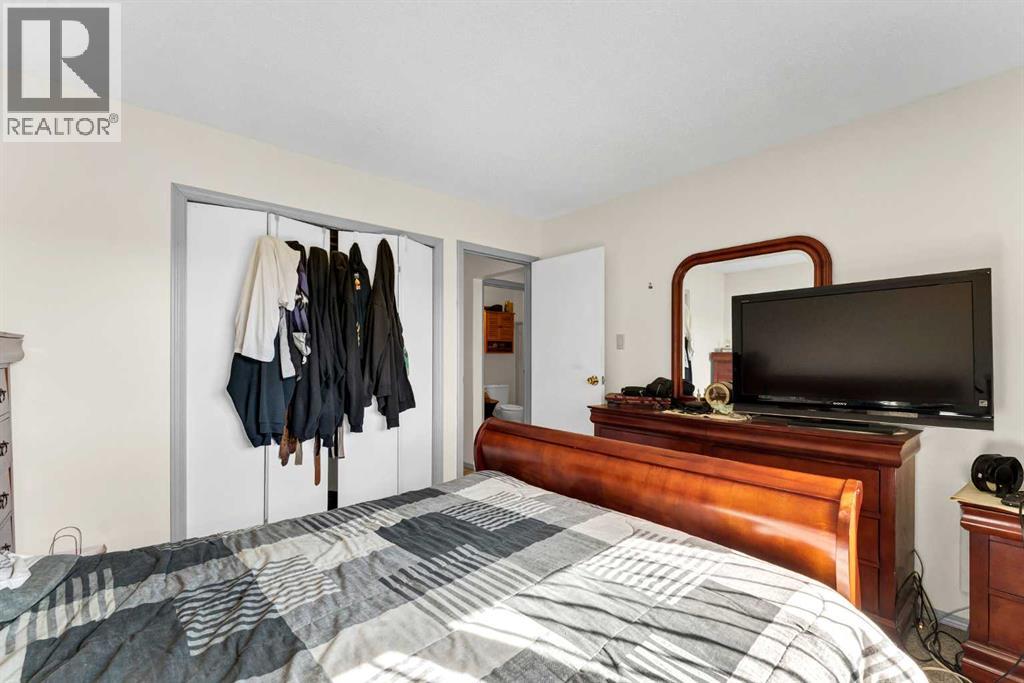 45 Clark Crescent SE - 23
