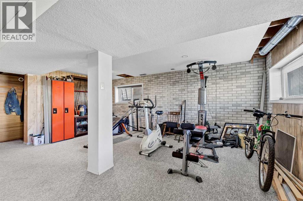45 Clark Crescent SE - 29