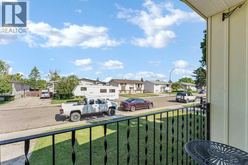 45 Clark Crescent SE - 43