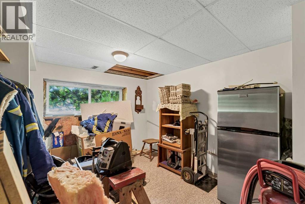 45 Clark Crescent SE - 36