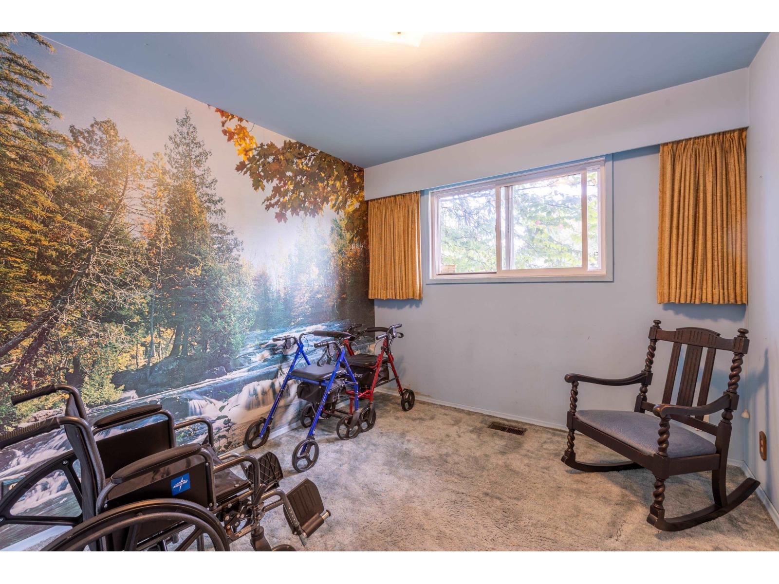 Photo of 2745 ASH STREET 20