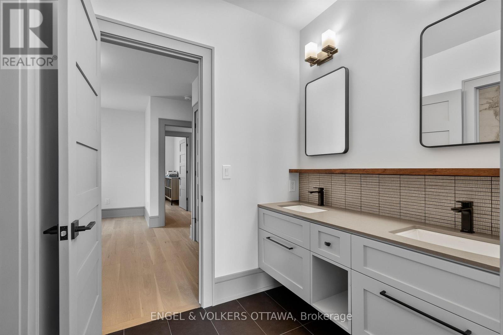6 Bed, 6 Bath House for Sale in Ottawa – 37 CLARENDON AVENUE, Ottawa – MLS# X13768456 - Image 34