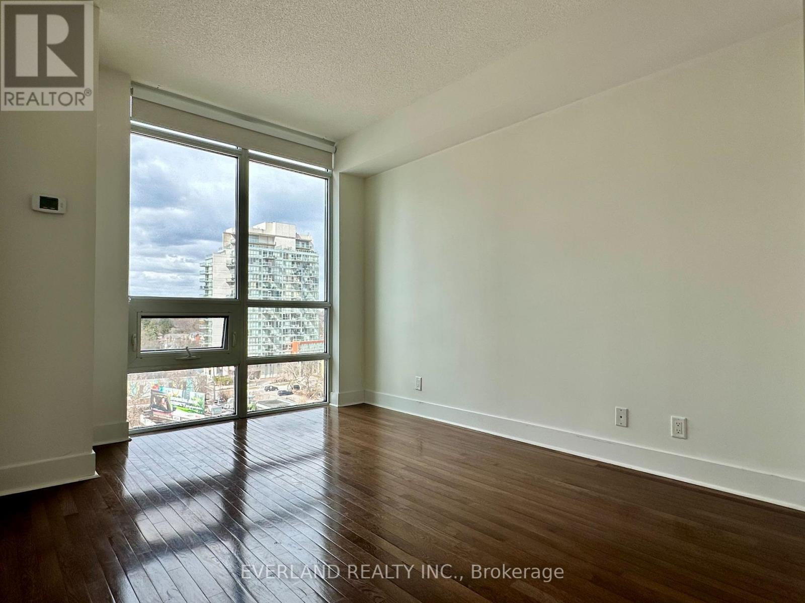 #901 26 NORTON AVENUE - 13