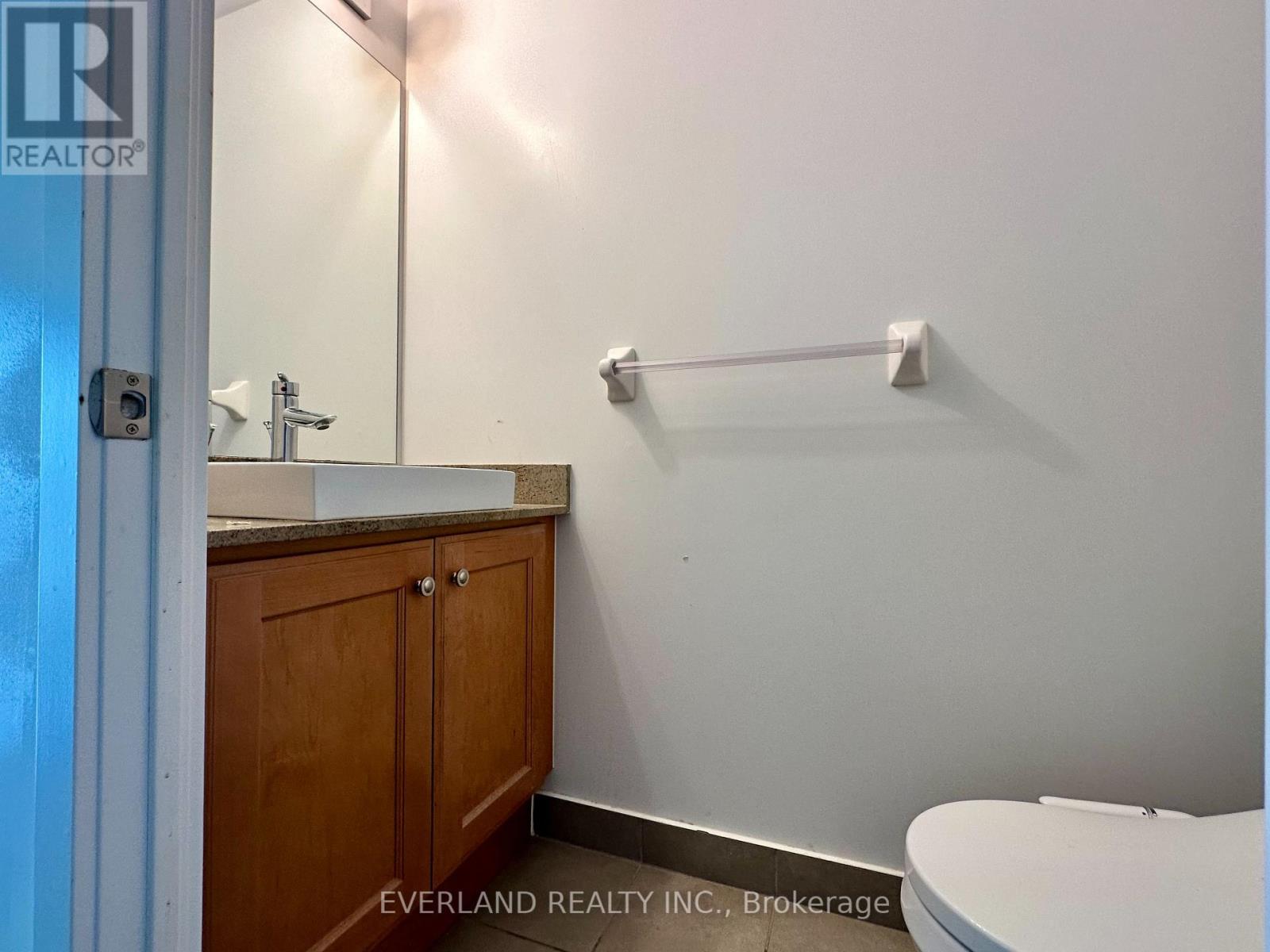 #901 26 NORTON AVENUE - 15