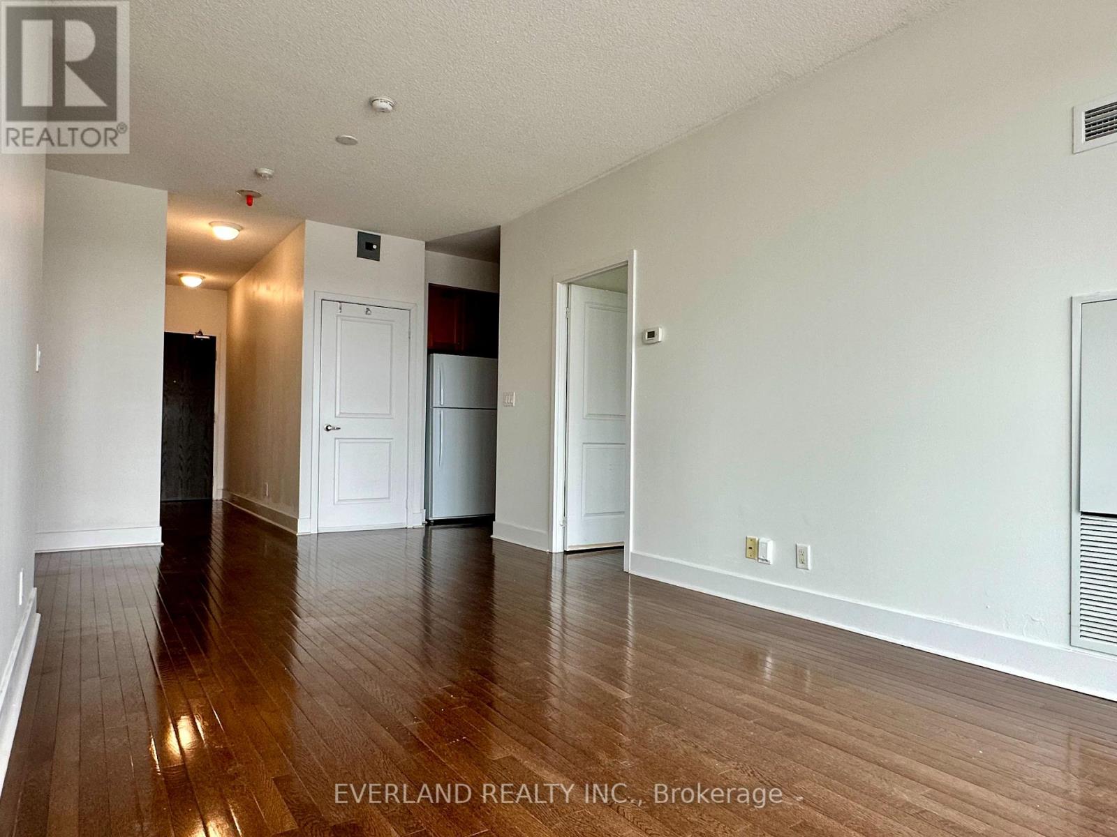 #901 26 NORTON AVENUE - 7