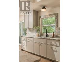 571 Leonard Court, Burlington, ON L7T2P4 Photo 16