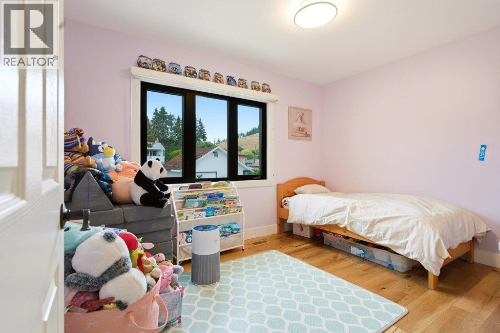  1870 Linda Court, Kelowna