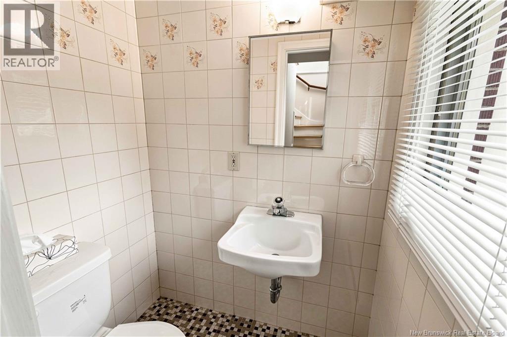 459 Mansfield Street - 12