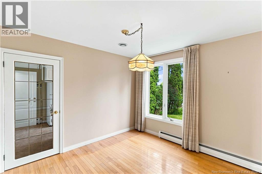 459 Mansfield Street - 8