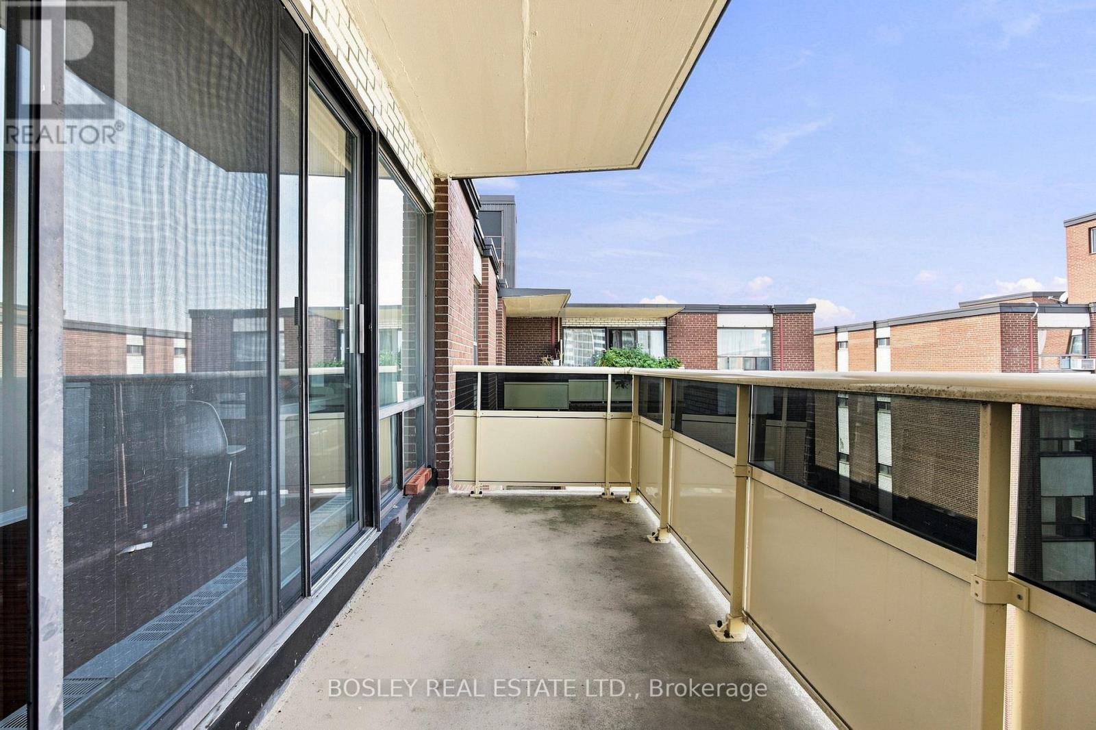 #708 915 MIDLAND AVENUE - Image 26