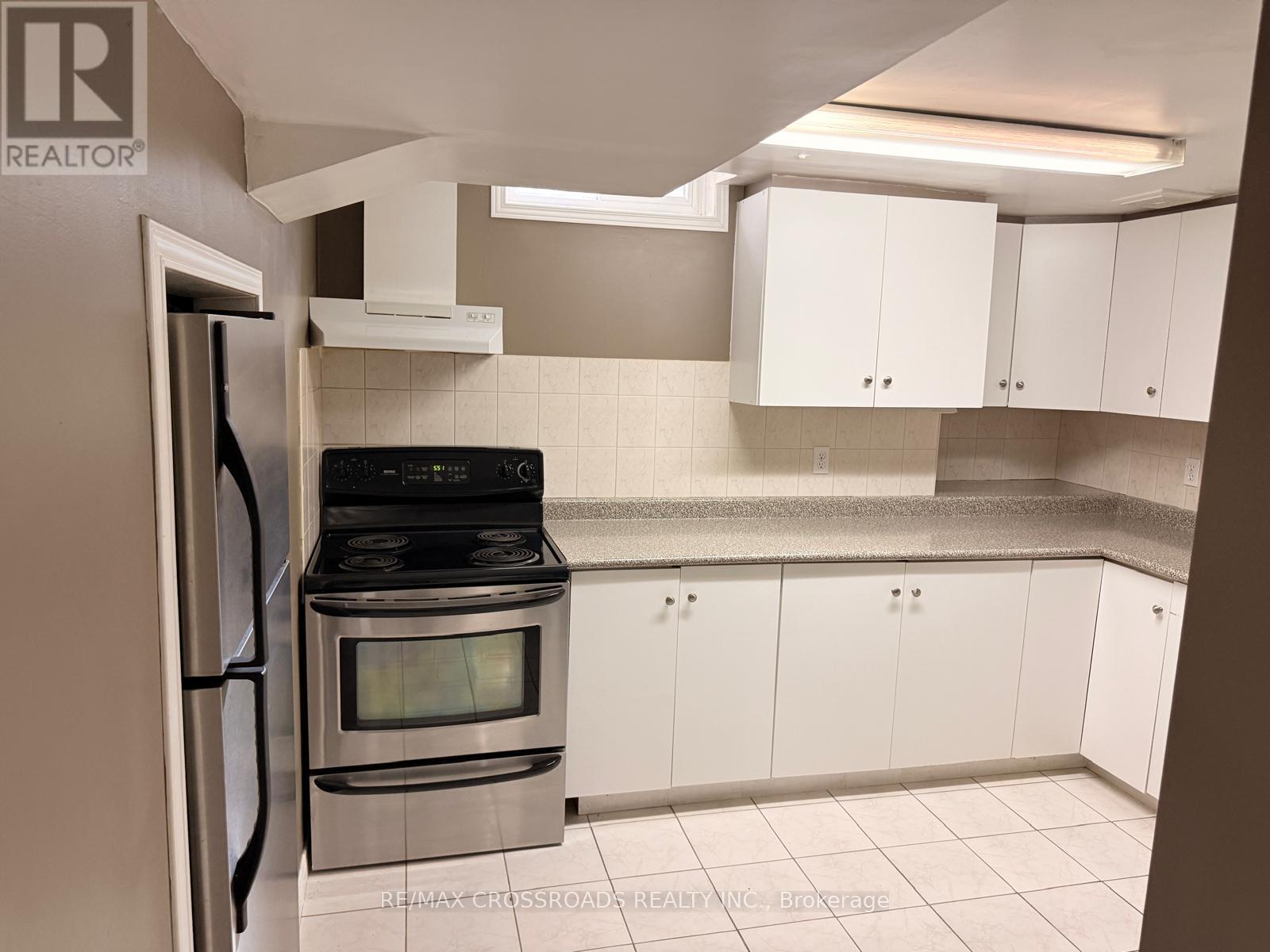 25 BARNES DRIVE, Ajax (Central) — photo 9