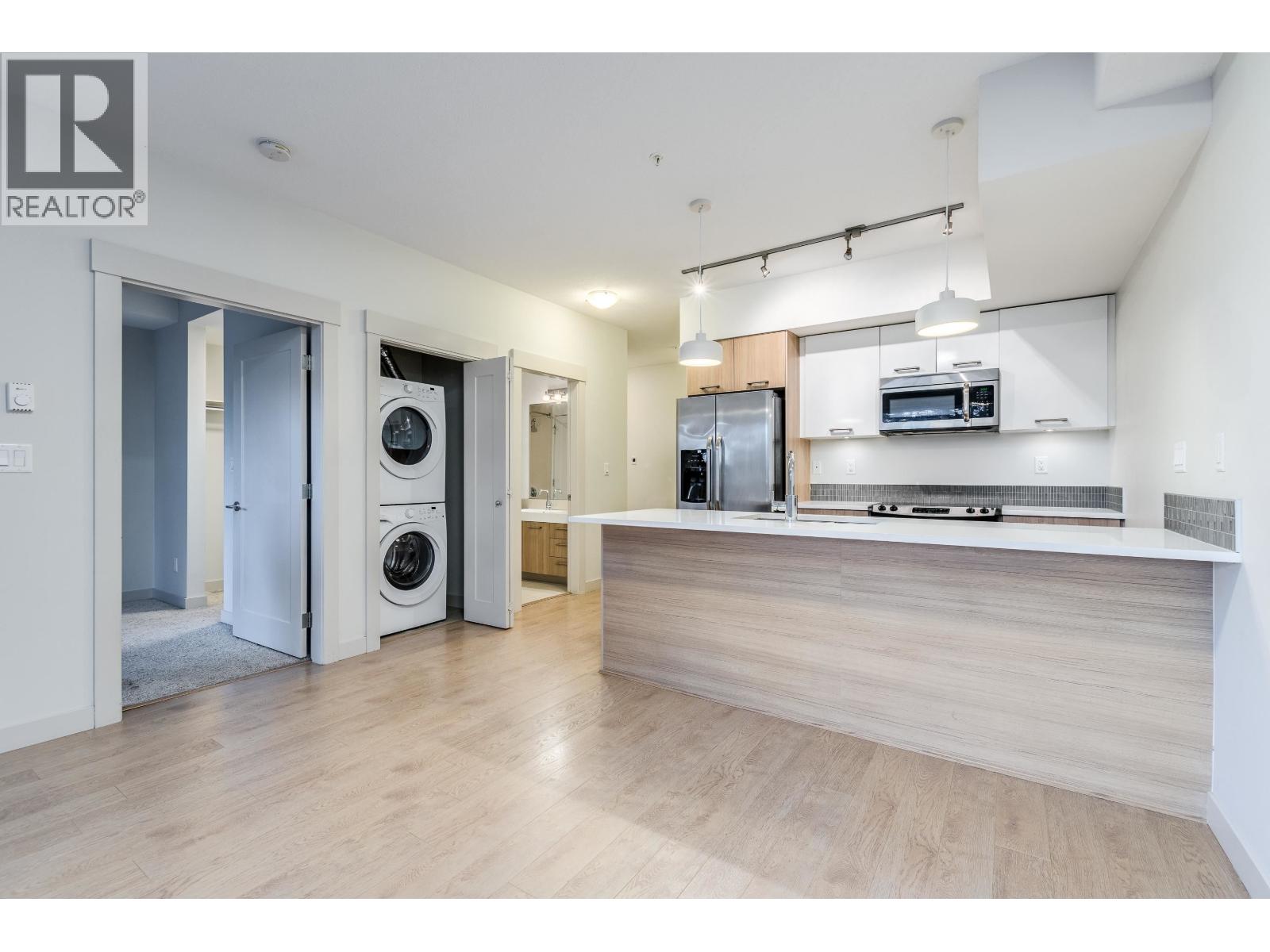 201 2214 KELLY AVENUE, Port Coquitlam