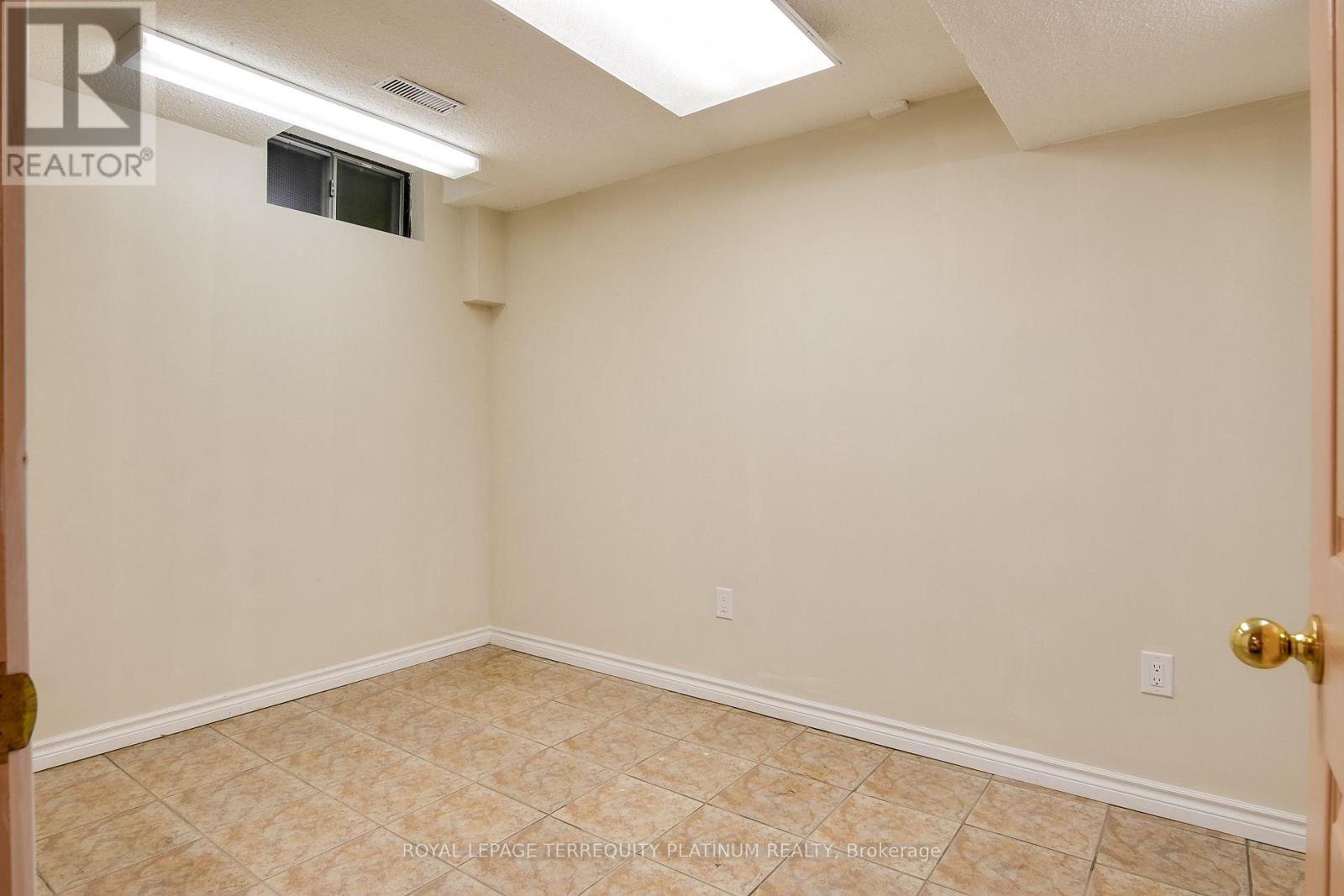 94 HAVELOCK GATE - Image 33