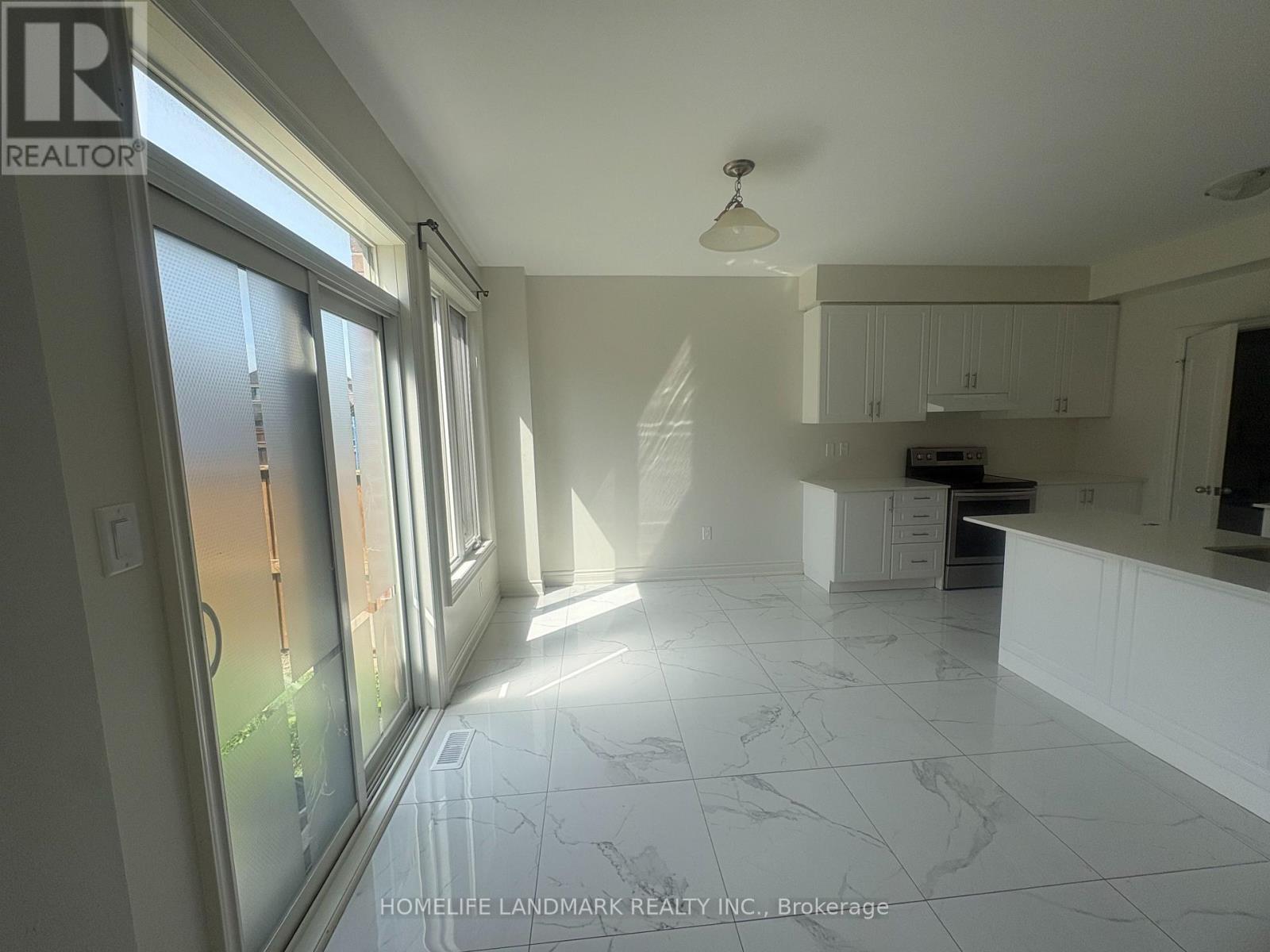 8 YARROW LANE, East Gwillimbury (Holland Landing) — photo 8