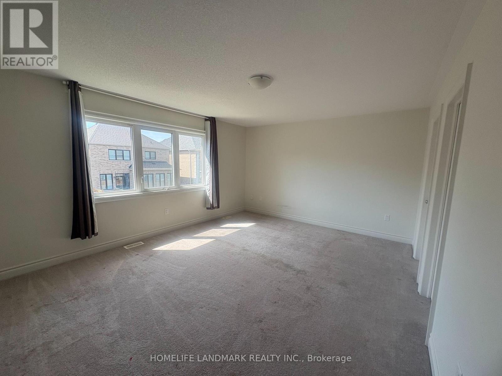 8 YARROW LANE, East Gwillimbury (Holland Landing) — photo 9