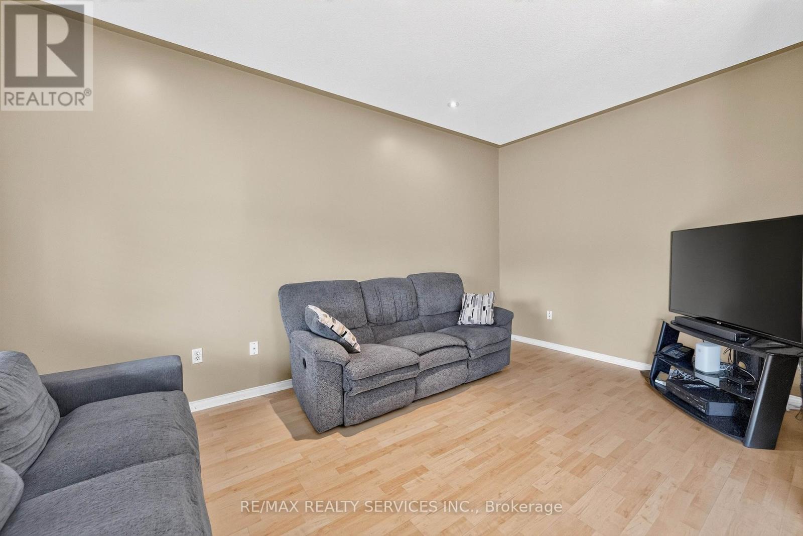703 TWAIN AVENUE - 10