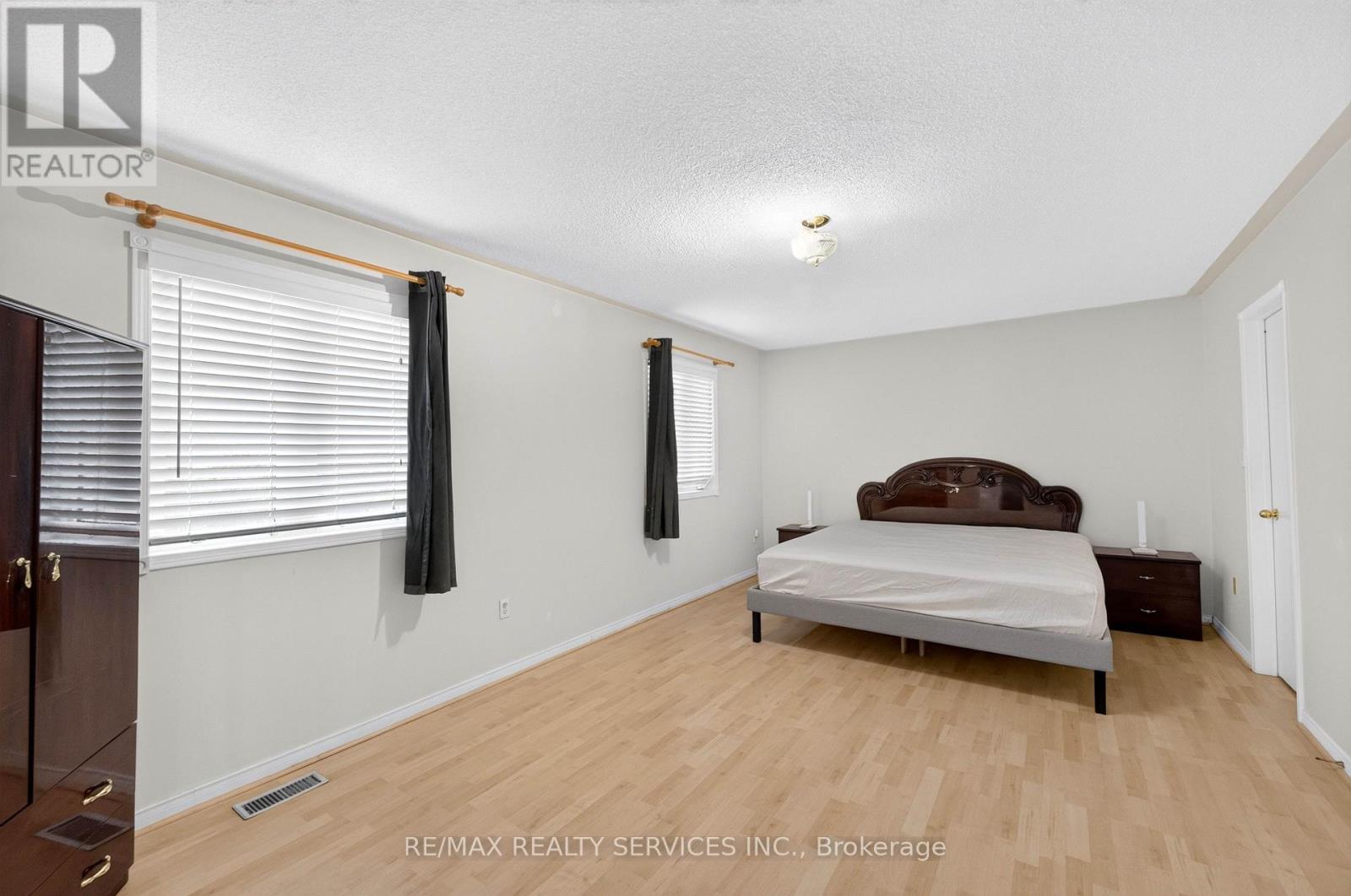 703 TWAIN AVENUE - 23
