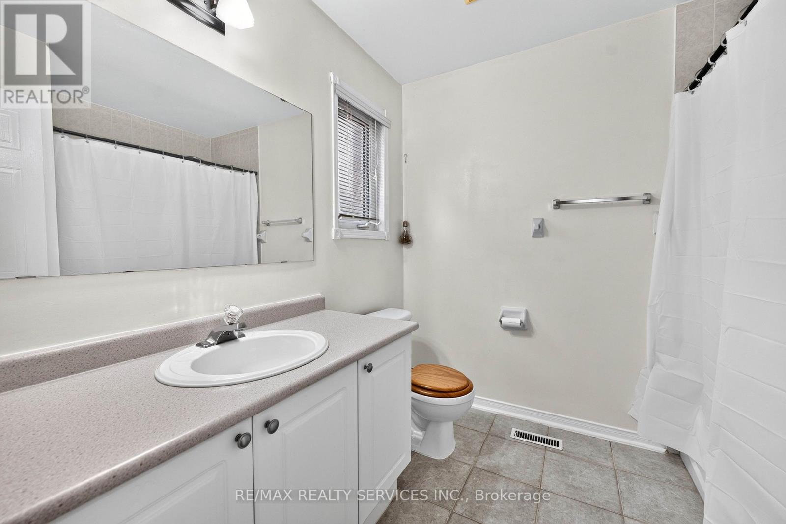 703 TWAIN AVENUE - Image 30