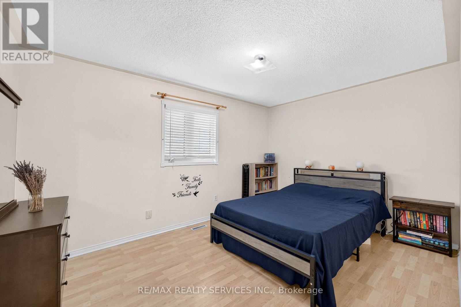 703 TWAIN AVENUE - 31