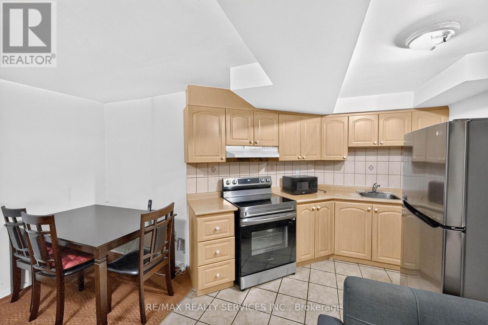 703 TWAIN AVENUE - Image 39