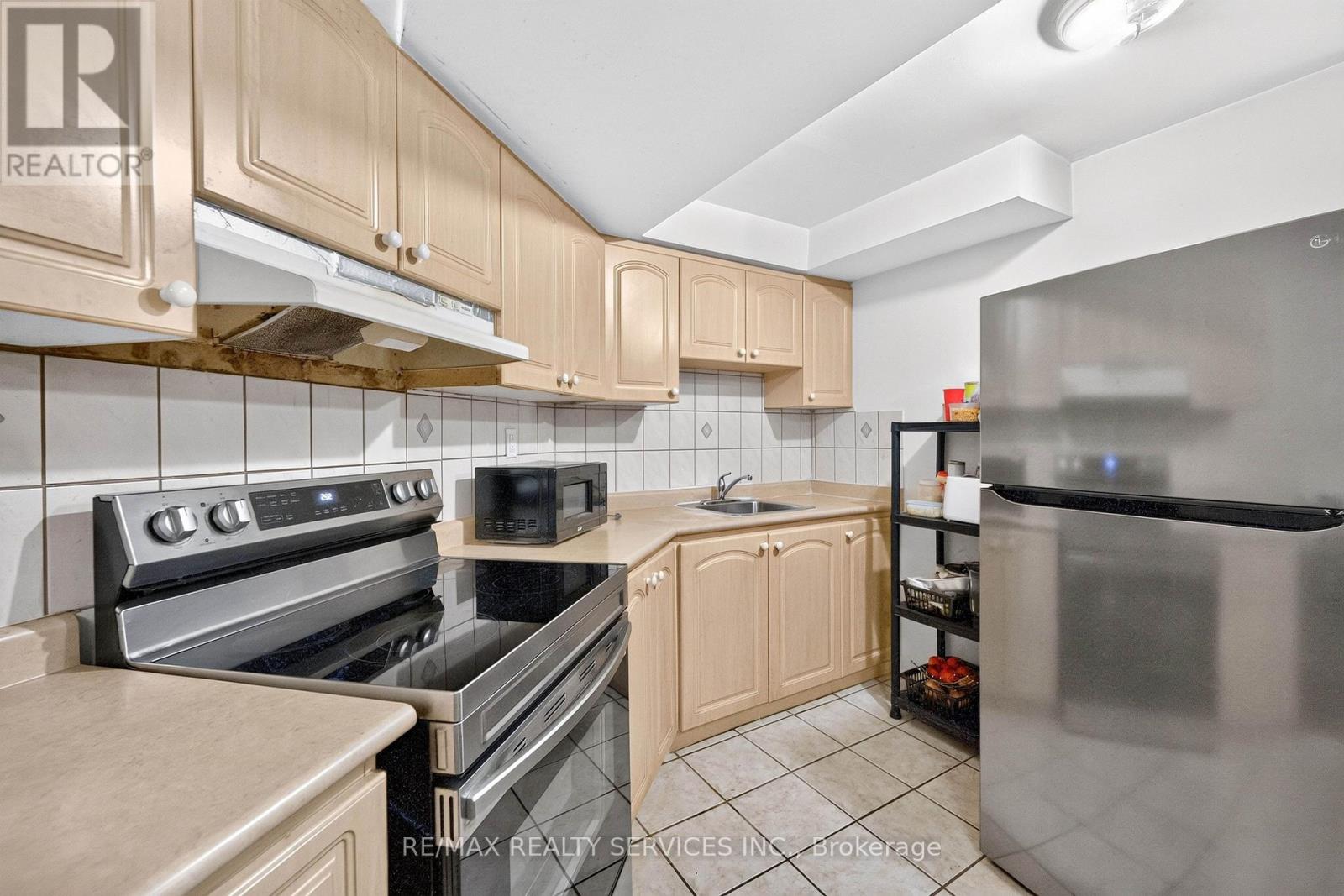 703 TWAIN AVENUE - Image 40