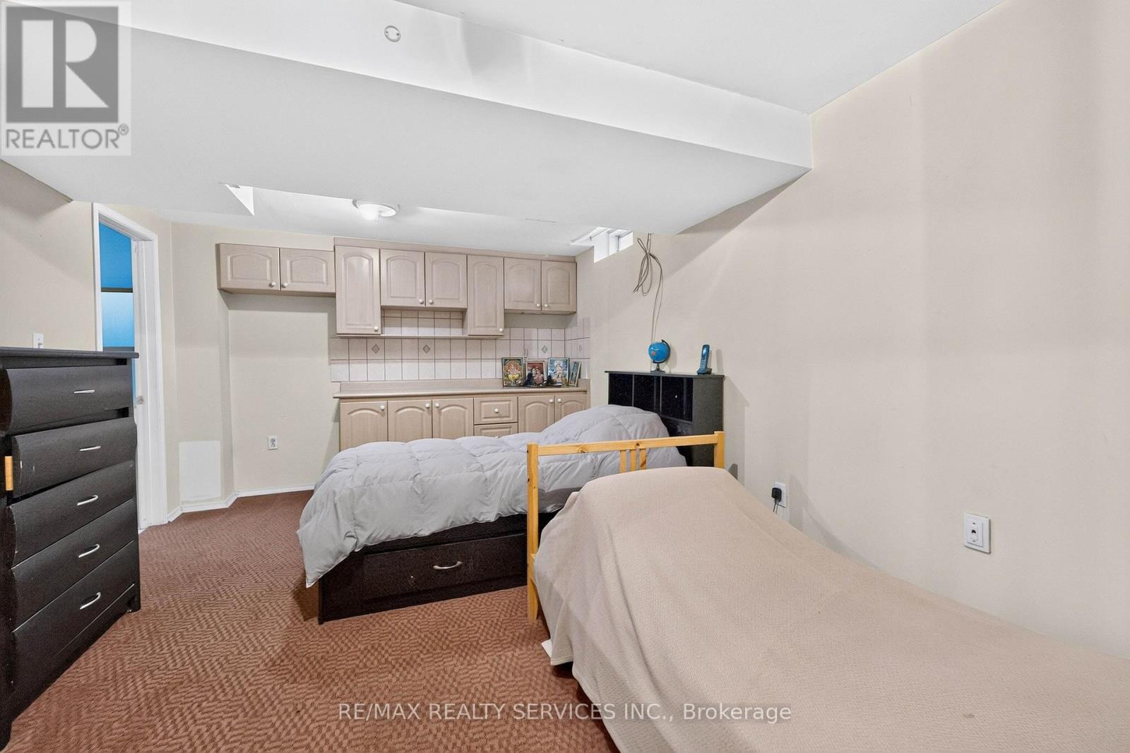 703 TWAIN AVENUE - 44