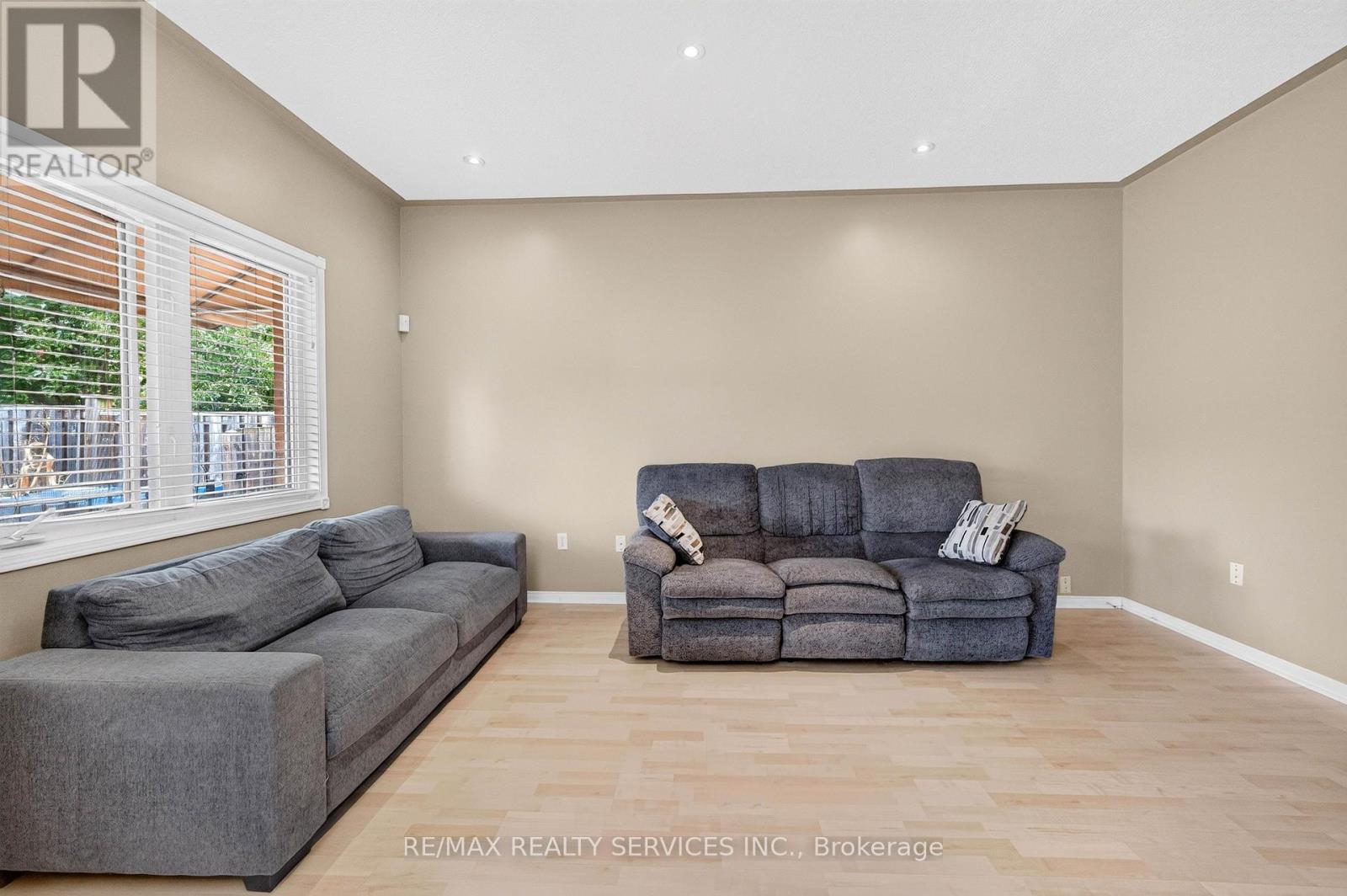 703 TWAIN AVENUE - 8