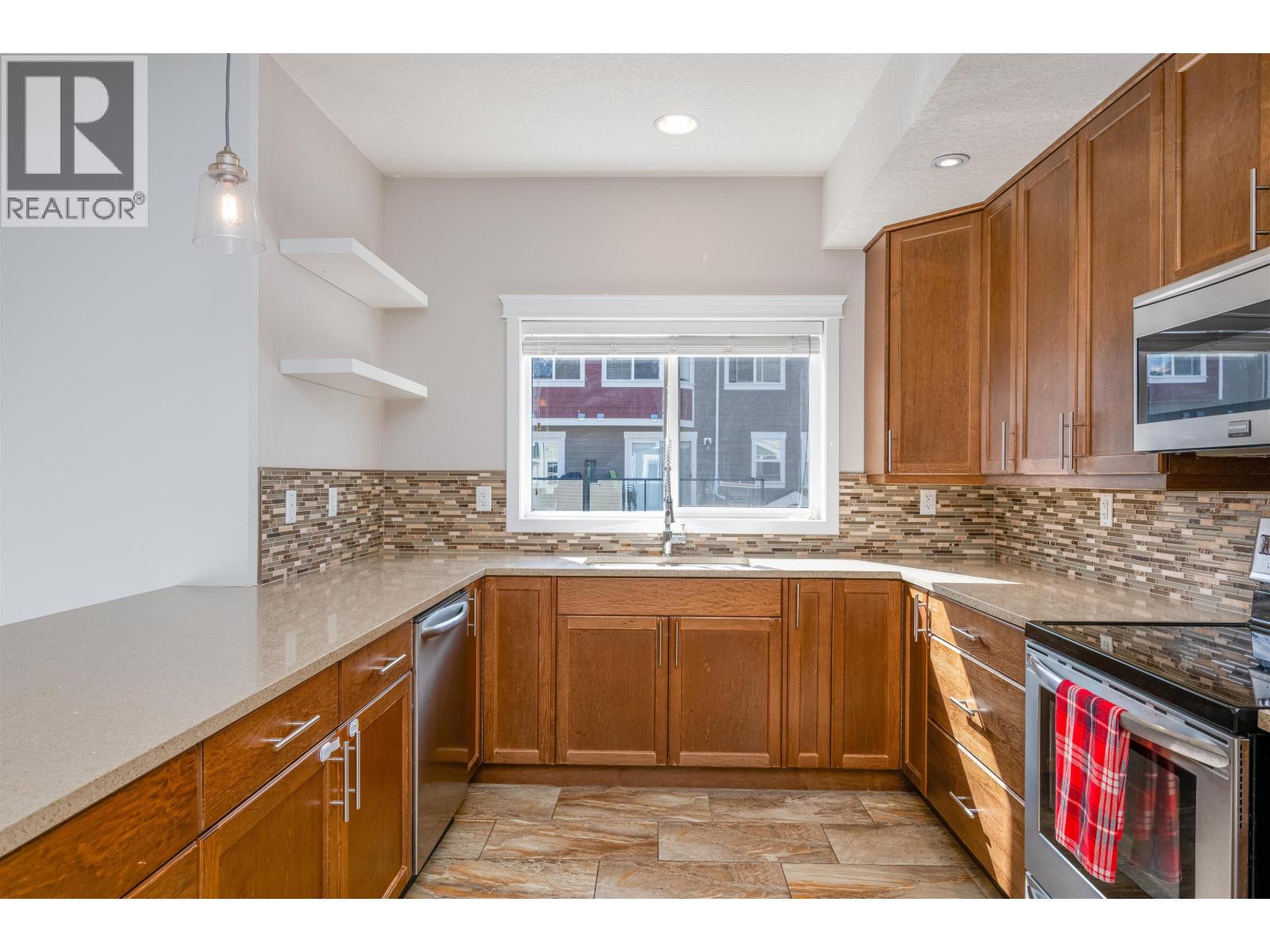 Photo 14 of 31 — 405 467 S TABOR BOULEVARD · Prince George, BC