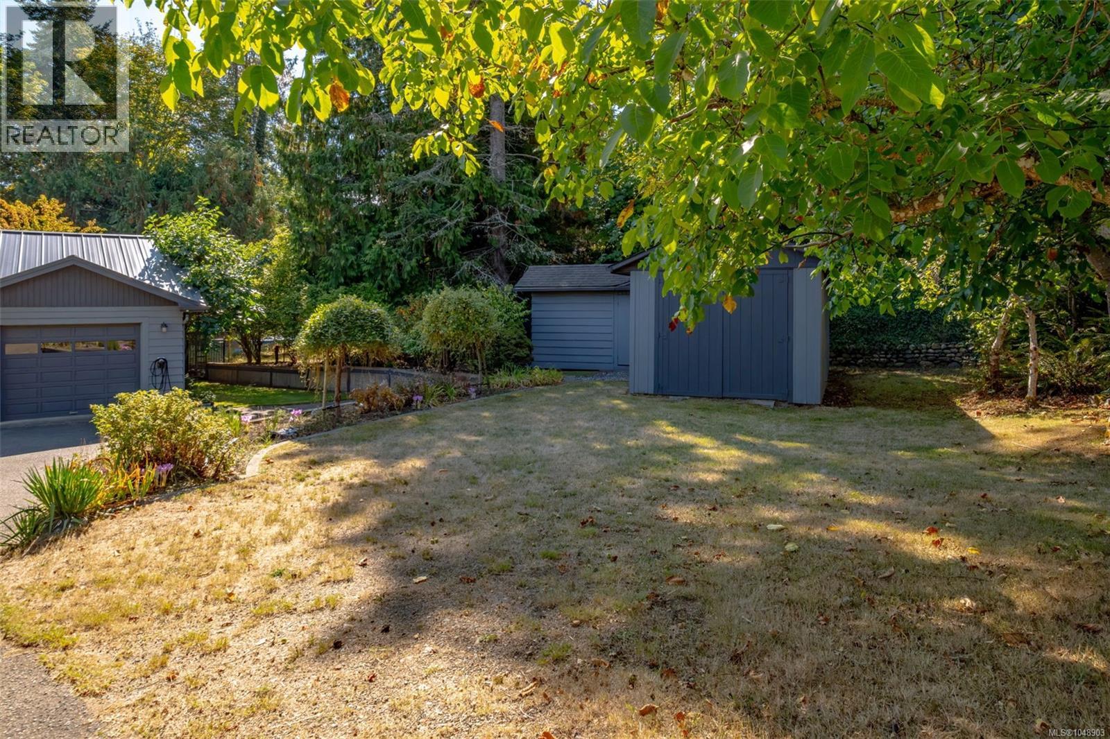 842 Woodland Dr - 53