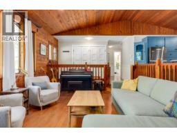 Kitchen - 842 Woodland Dr, Parksville, BC V9P1Z2 Photo 8