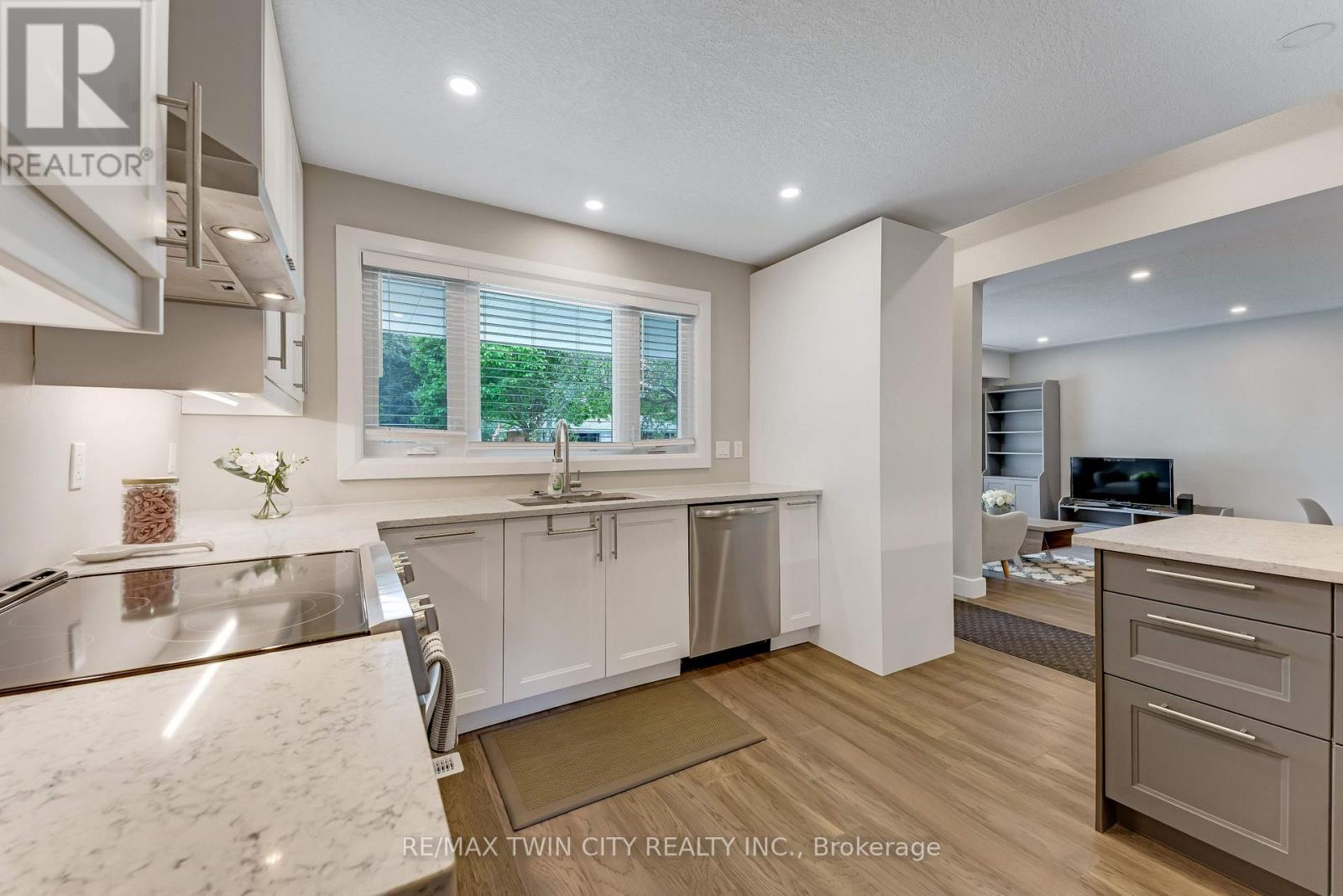 106 KENNETH AVENUE - Image 10