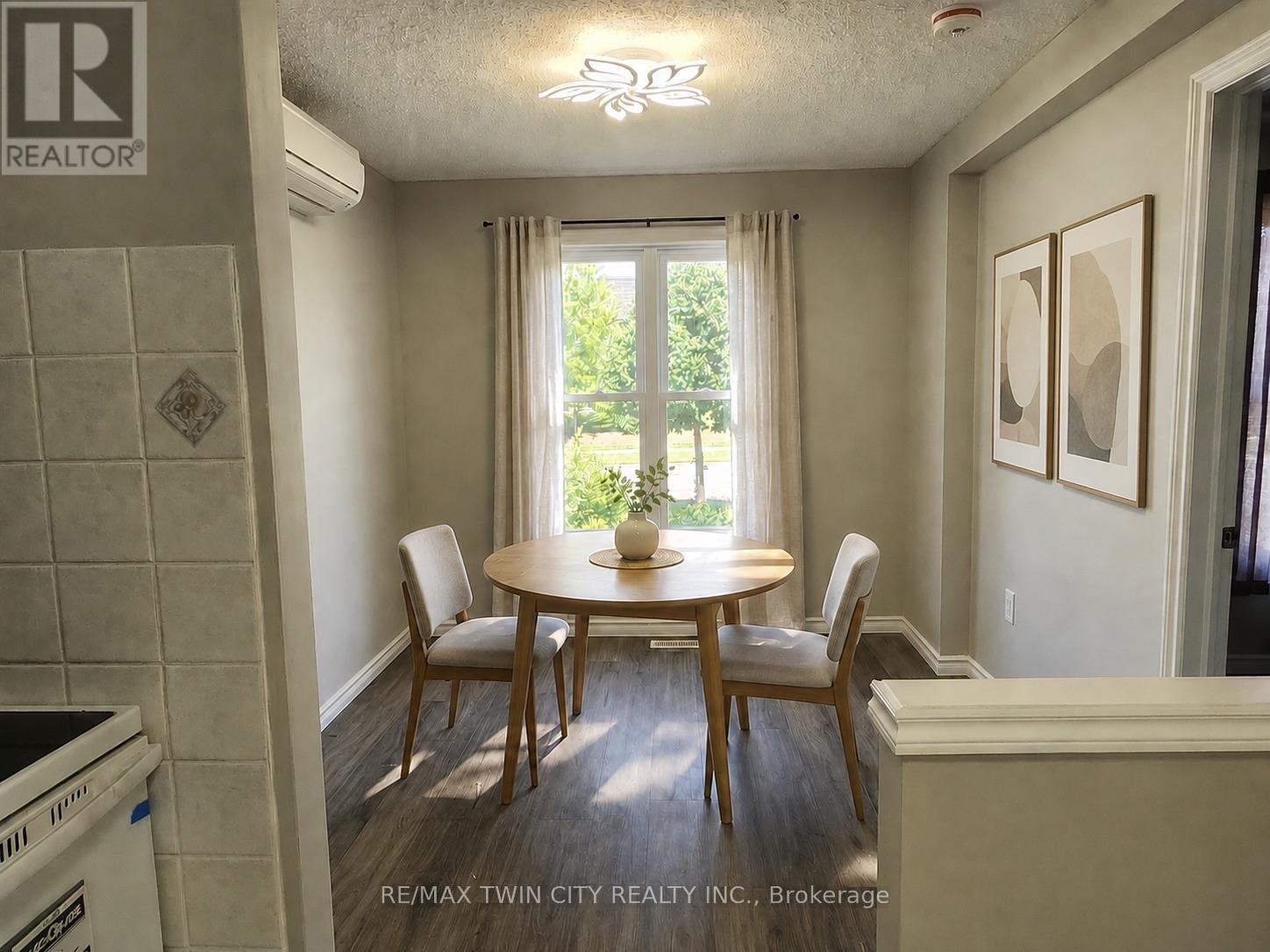 31 OLD CARRIAGE DRIVE — photo 3