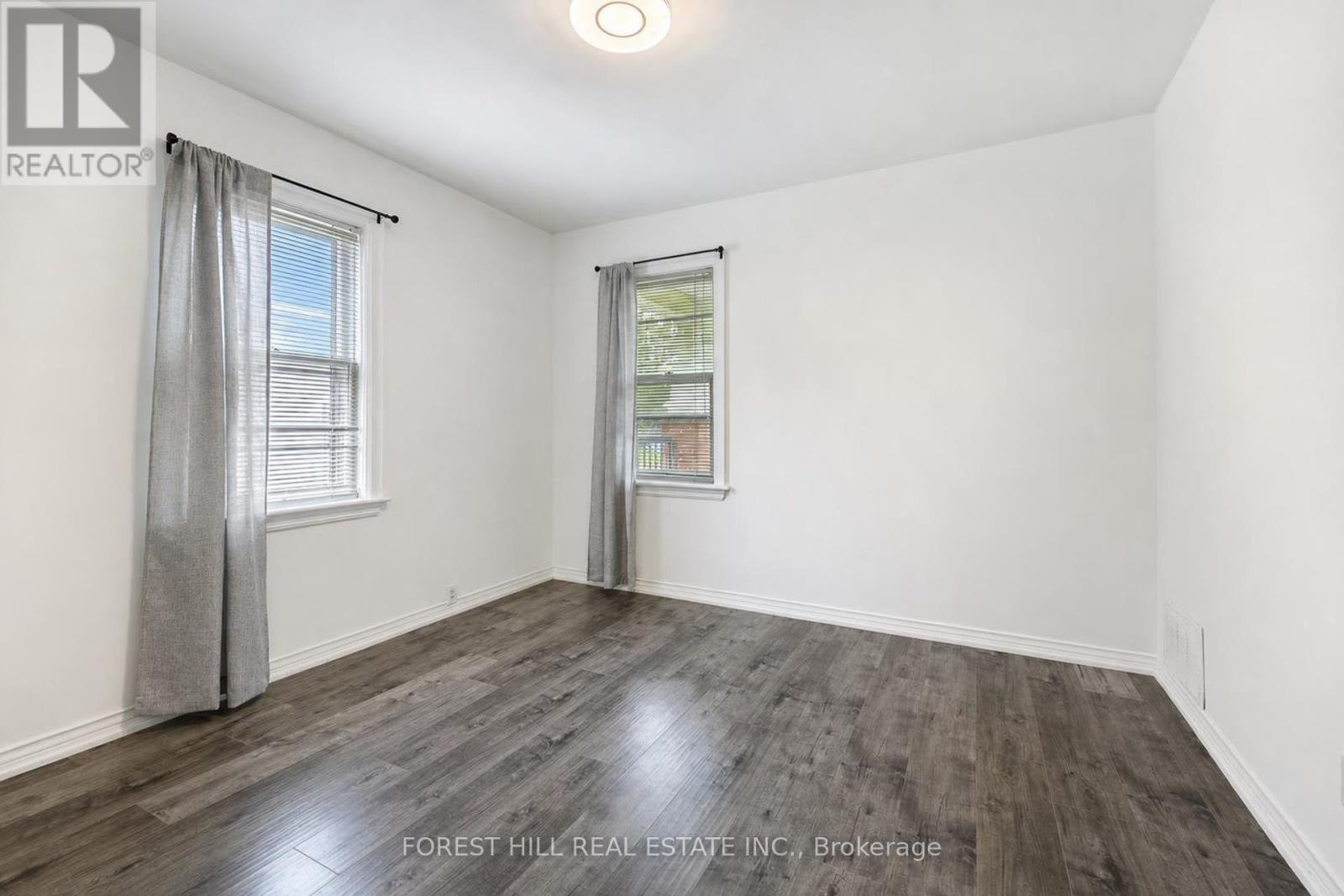 29 THORNDALE STREET S - 11