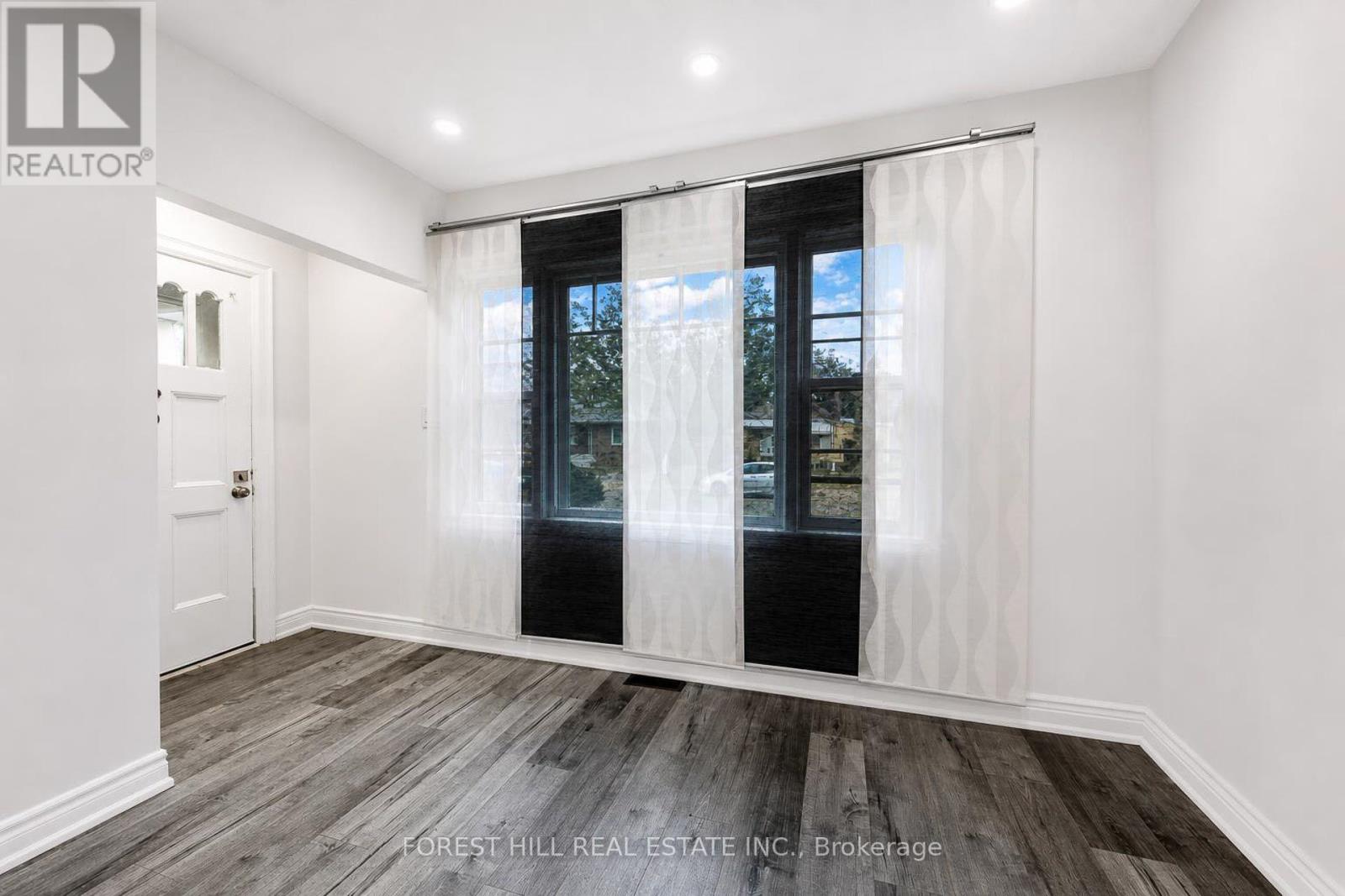 29 THORNDALE STREET S - 3
