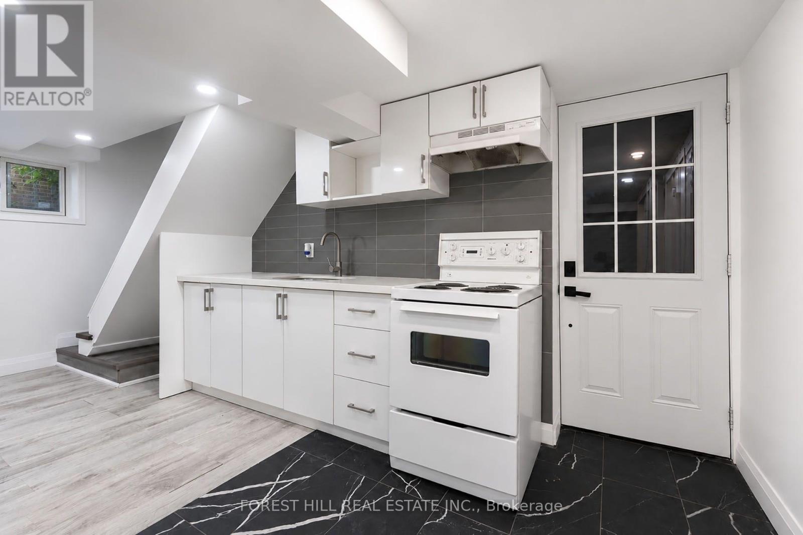 29 THORNDALE STREET S - Image 30