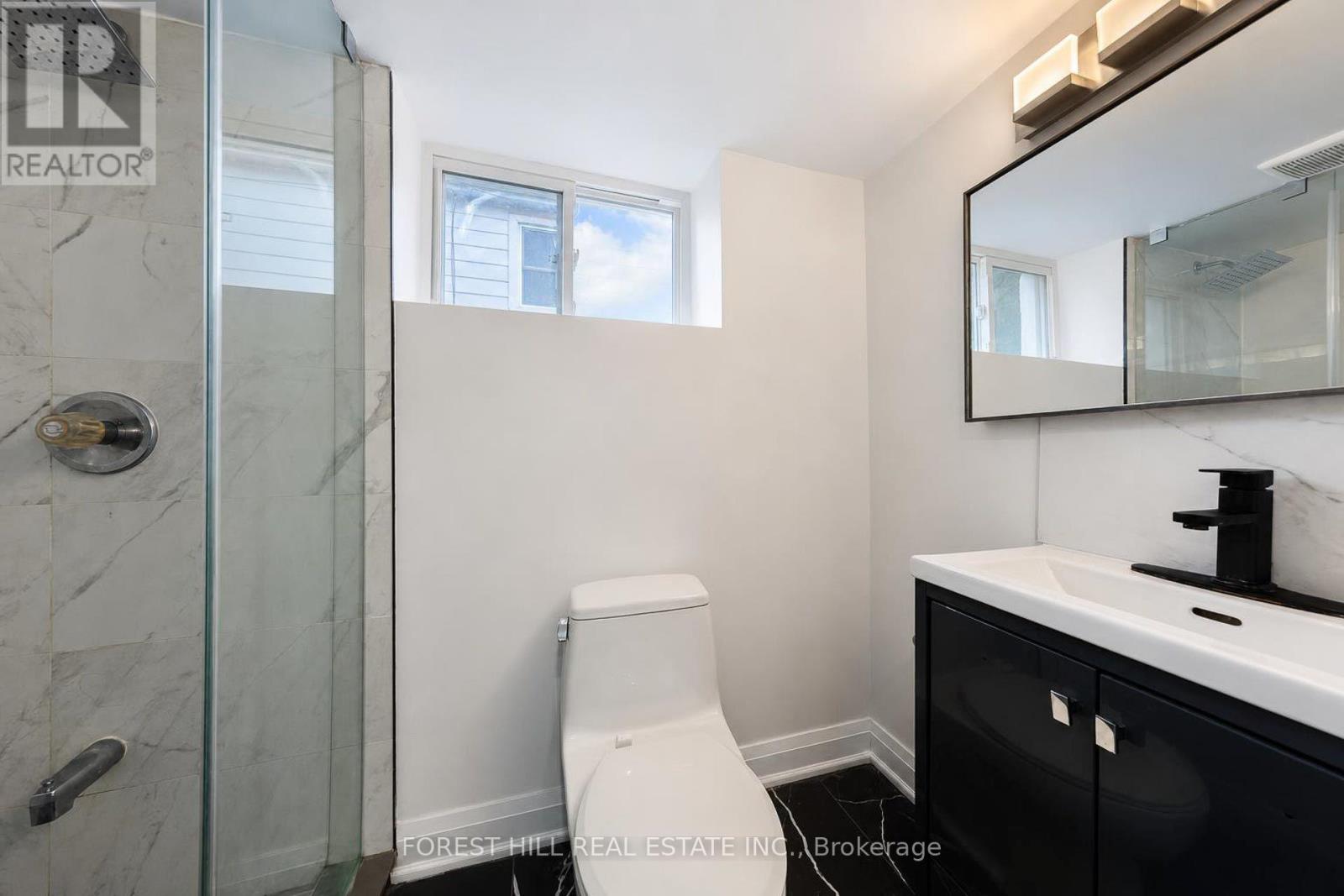 29 THORNDALE STREET S - 31