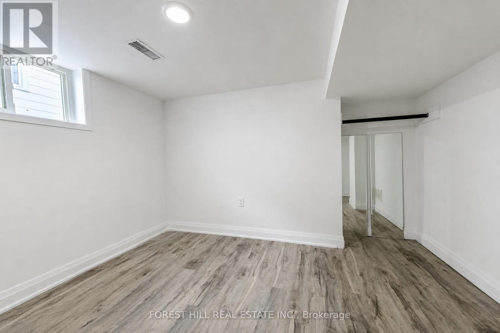 29 THORNDALE STREET S - 35